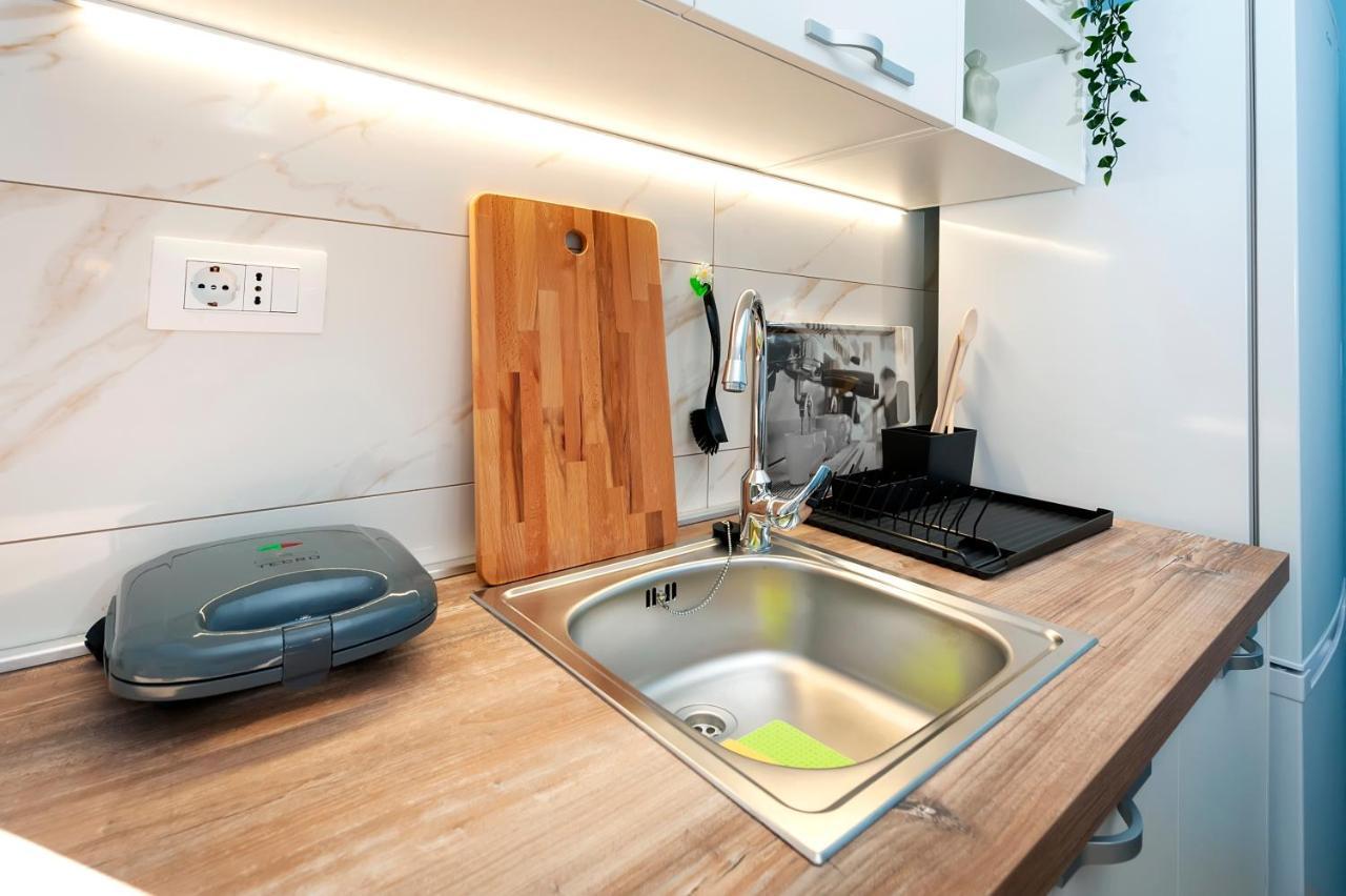 Otto Apartment With Sea View And Parking Rovinj Exterior photo