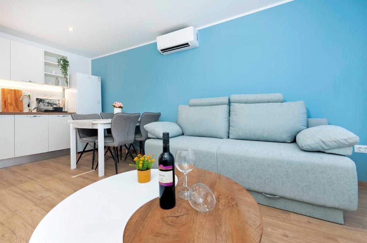 Otto Apartment With Sea View And Parking Rovinj Exterior photo